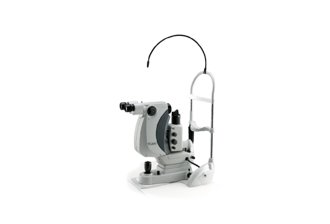 NIDEK Nd:YAG- und SLT-Laser YC-200 S plus, komplett mit Tisch und Zubehör